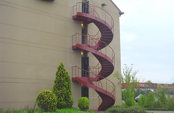 escalera exterior emergencia instalada