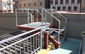 escalera industrial metalica