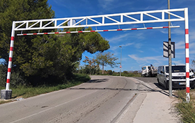 portico señalizacion control galibo instalado