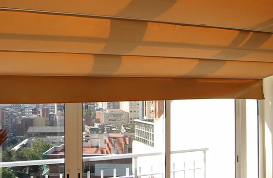 toldo corredizo instalado