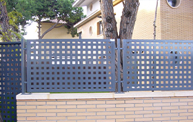 chapa perforada enmarcada instalada